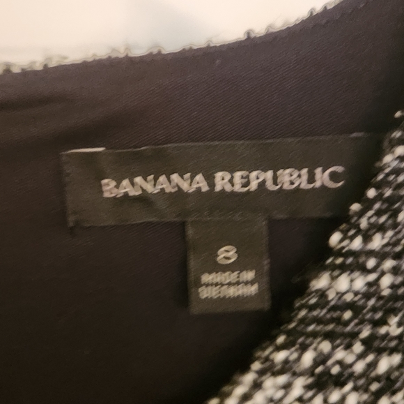 Classic Banana Republic Sheath Dress, size 8, black and grey - Picture 3 of 3